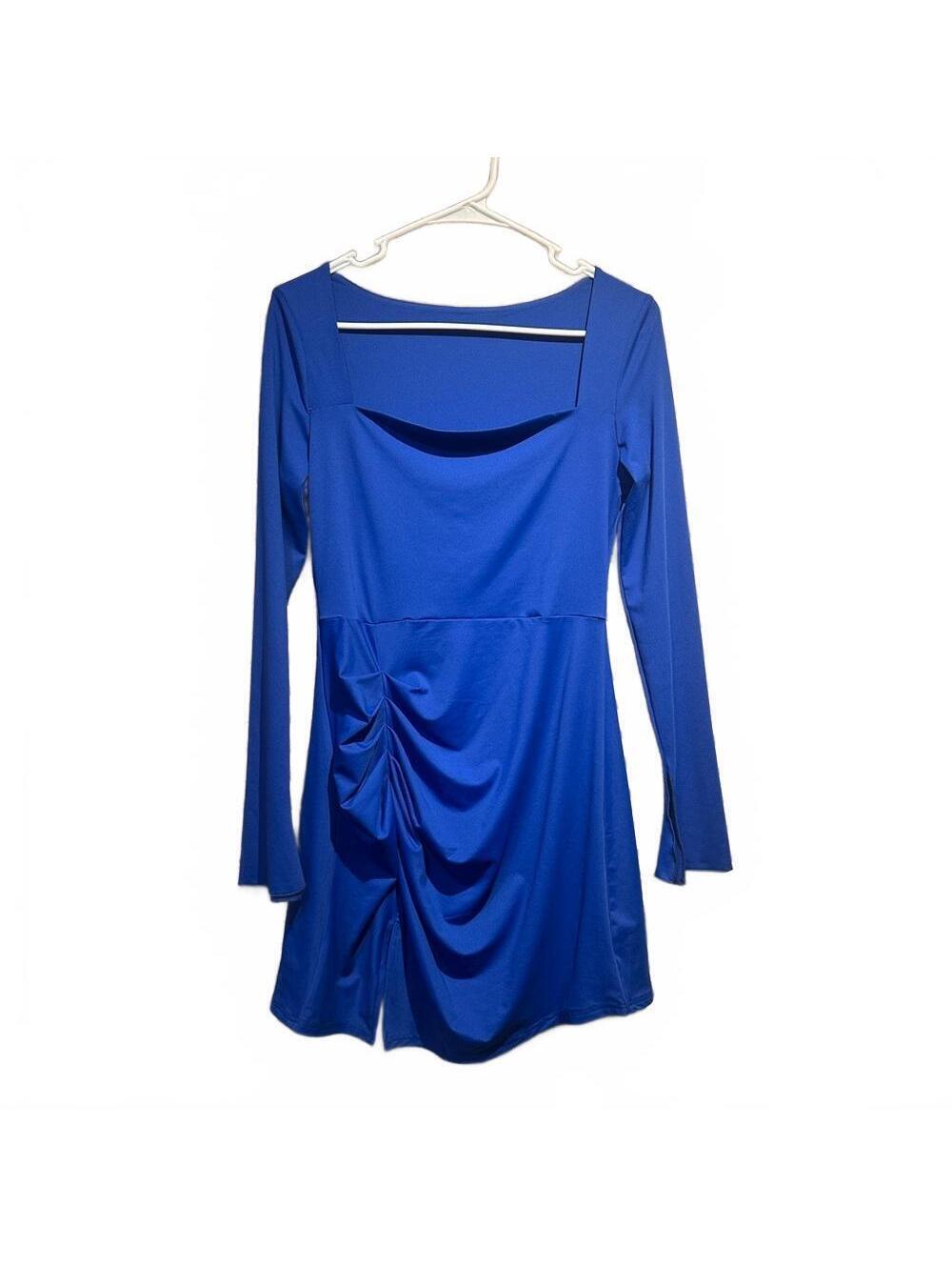 Elegant Blue Long-Sleeve Dress